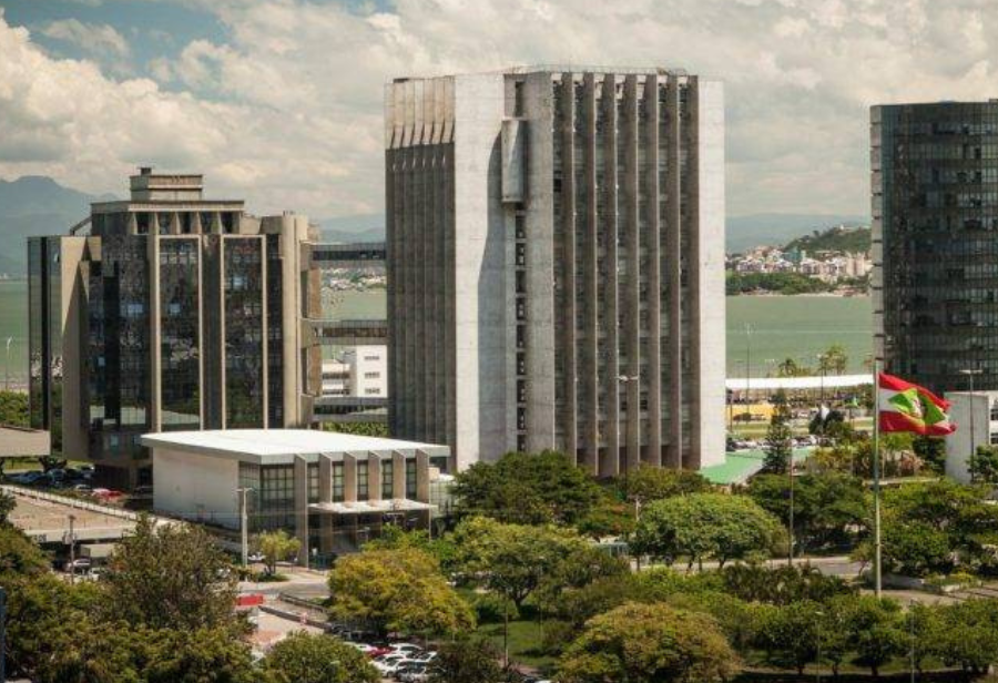 Tribunal de Justiça de Santa Catarina (TJSC) contratou tecnologia de uma startup por meio do LinkLab, programa de inovação aberta da ACATE.